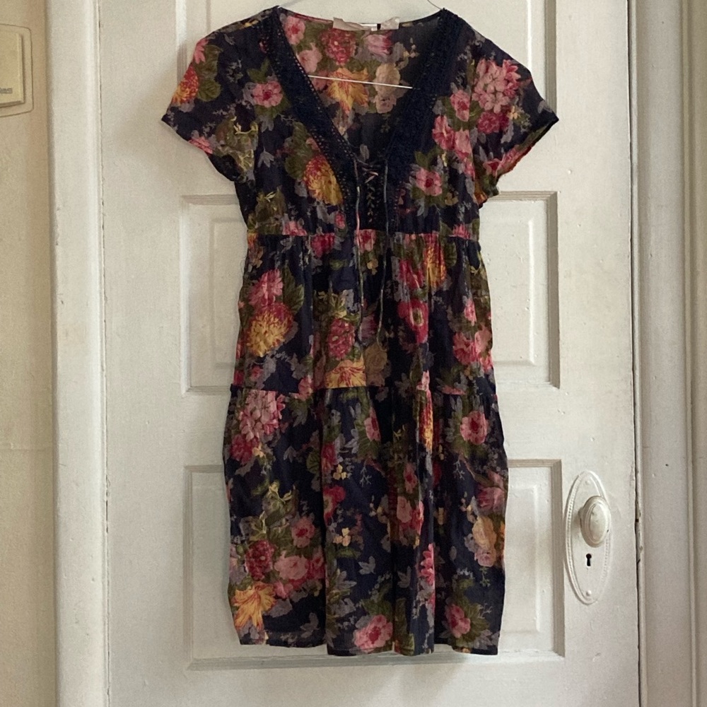 H&M Empress Dress // Floral Lace-Up Dress - Picture 7 of 10